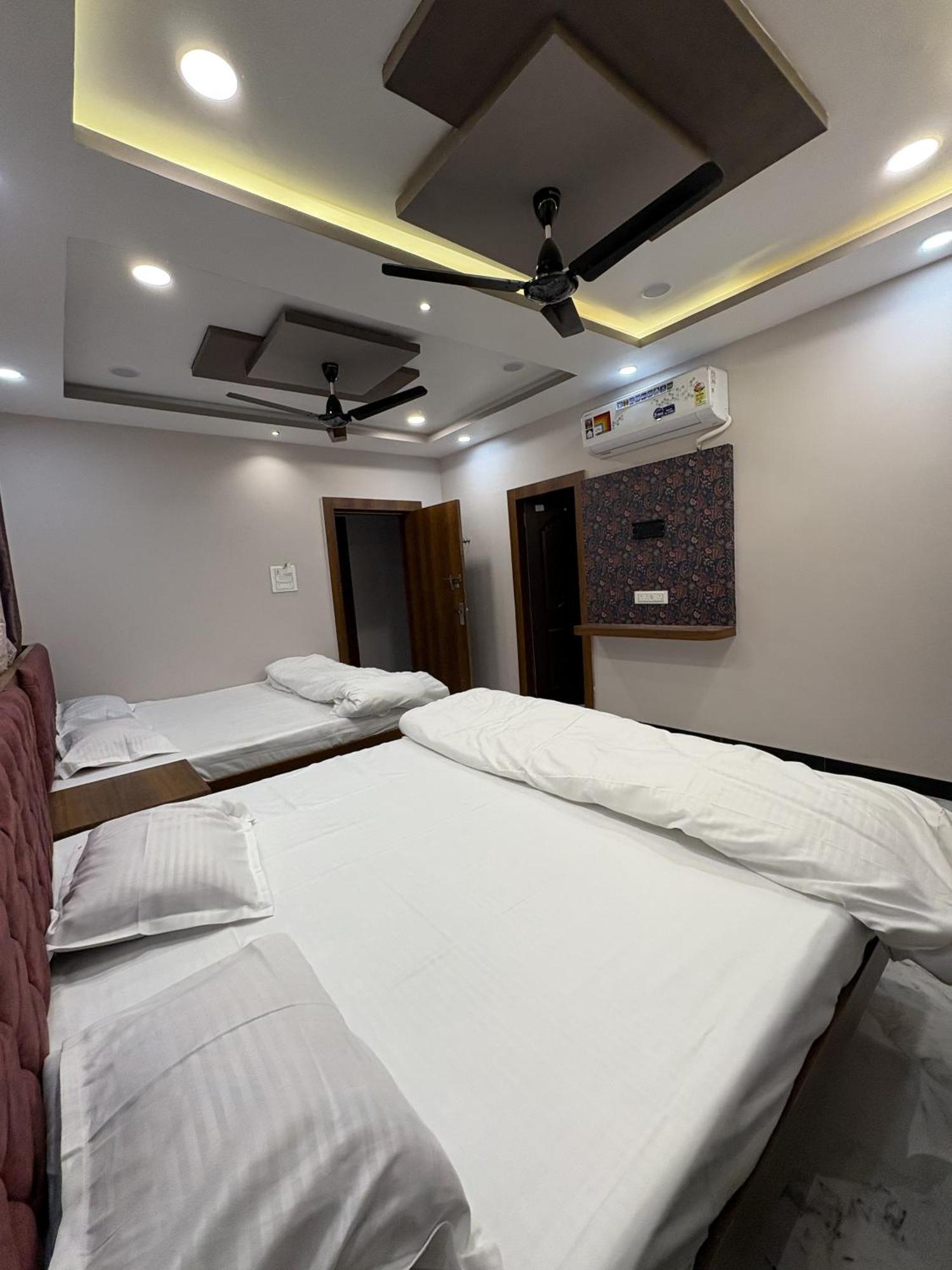 Shree Trilokeshwar Guest House Uddzsaín Kültér fotó